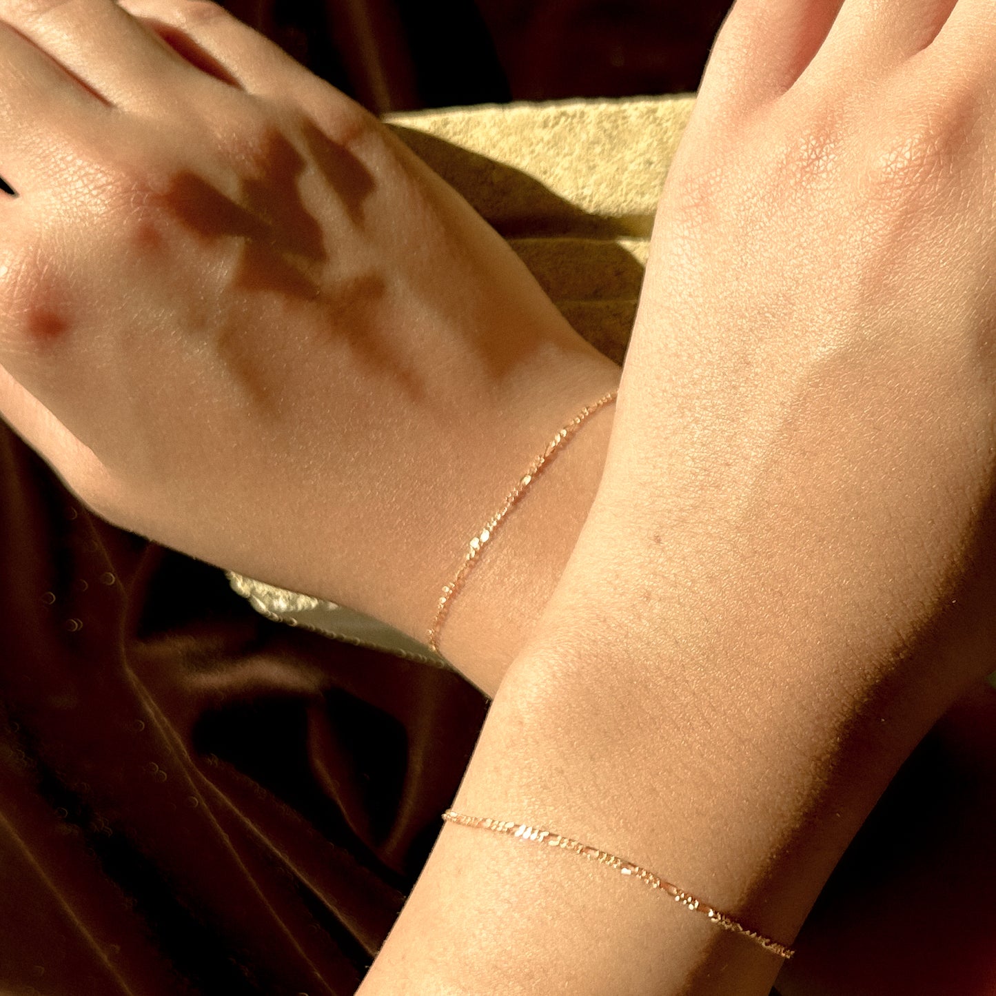 Fine Figaro Chain Bracelet in Solid 9k Yellow Gold