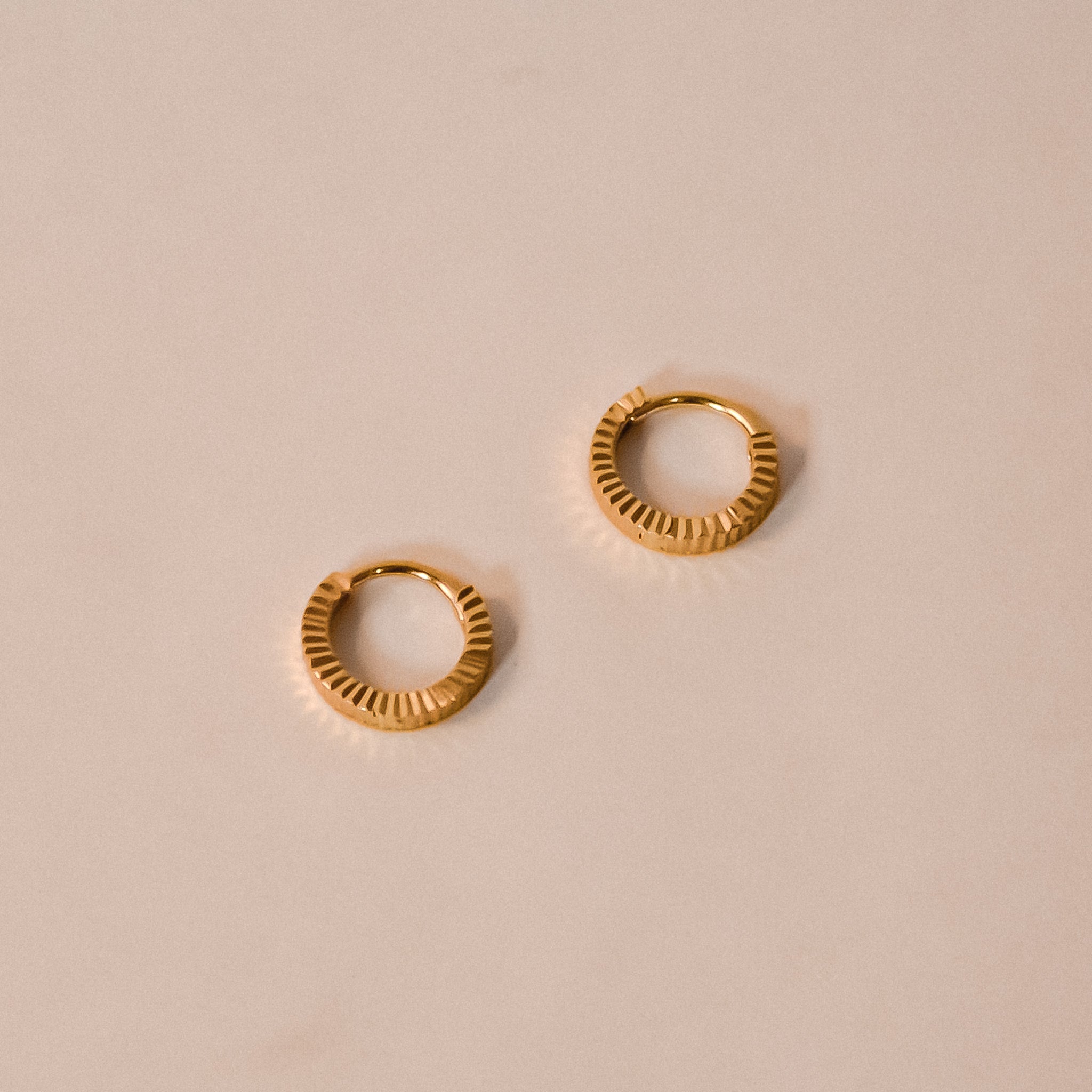 Gold Modus Huggies REBELLIOUS GRACE