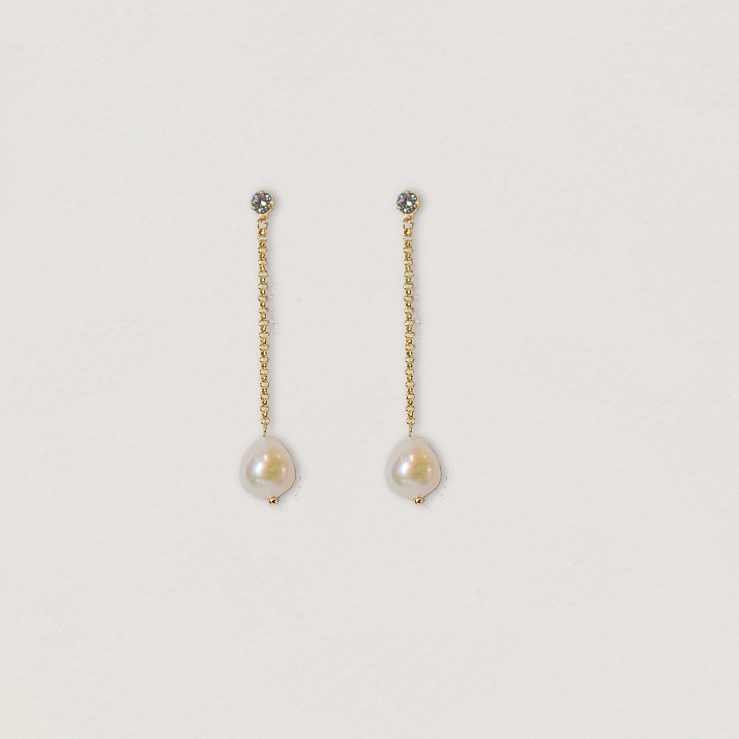 monte pearl collection, single pearl drop on gold chain earrings