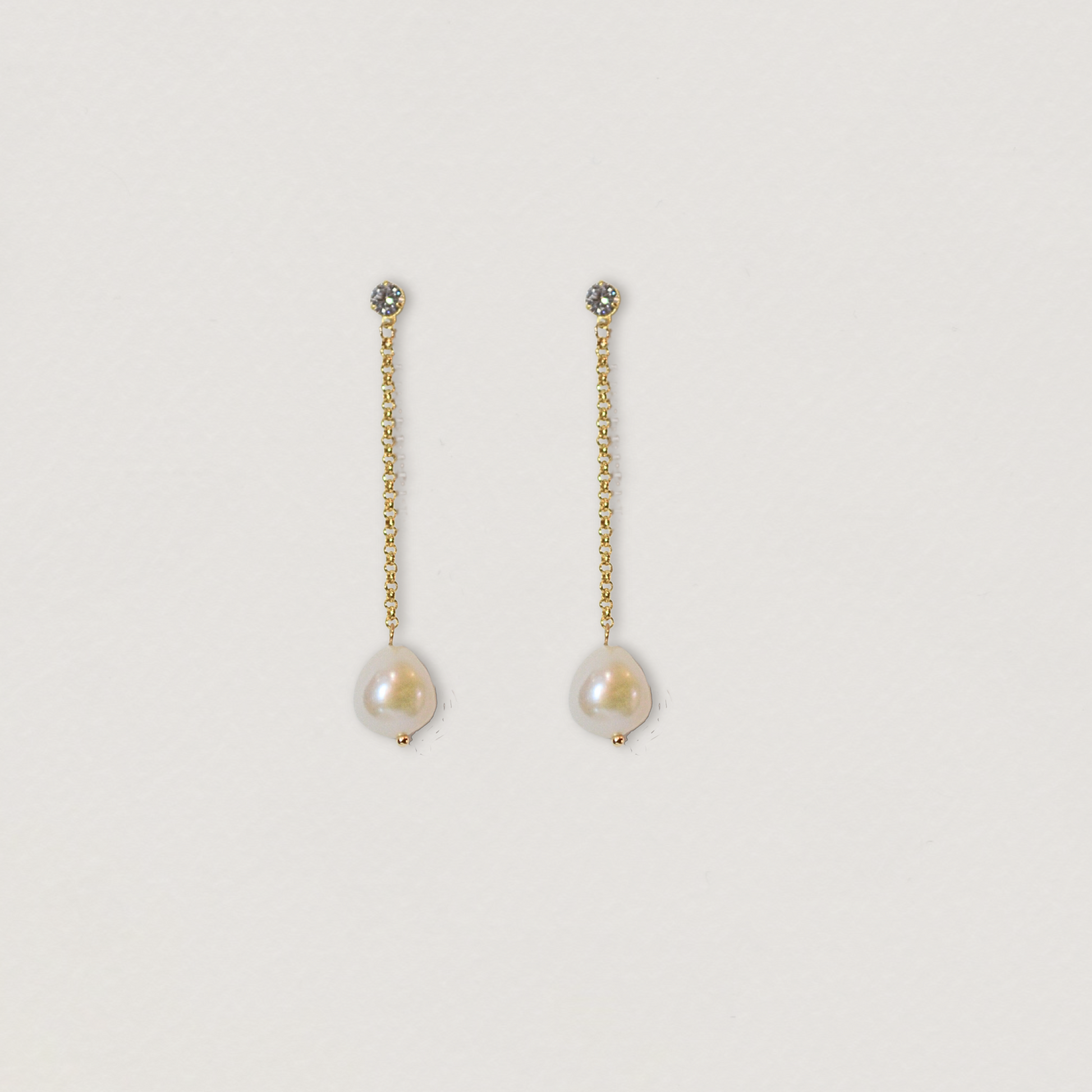 monte pearl collection, single pearl drop on gold chain earrings
