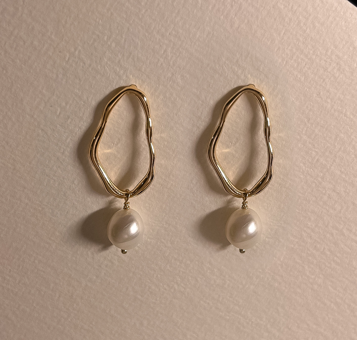 Alcie Pearl Earrings