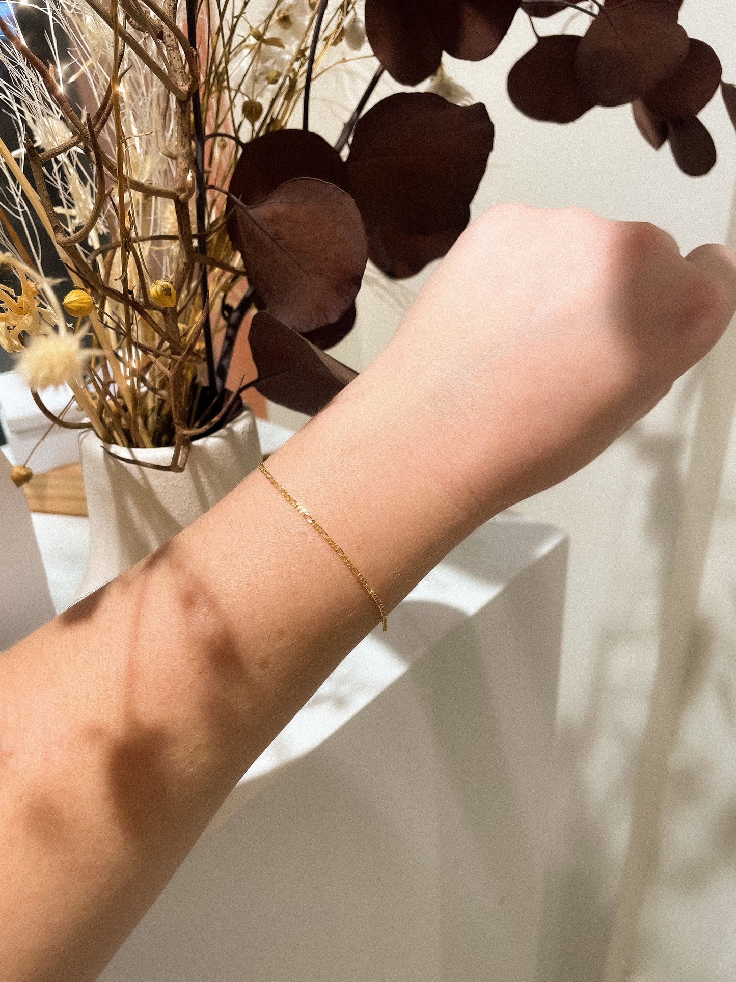 Fine Figaro Chain Bracelet in Solid 9k Yellow Gold