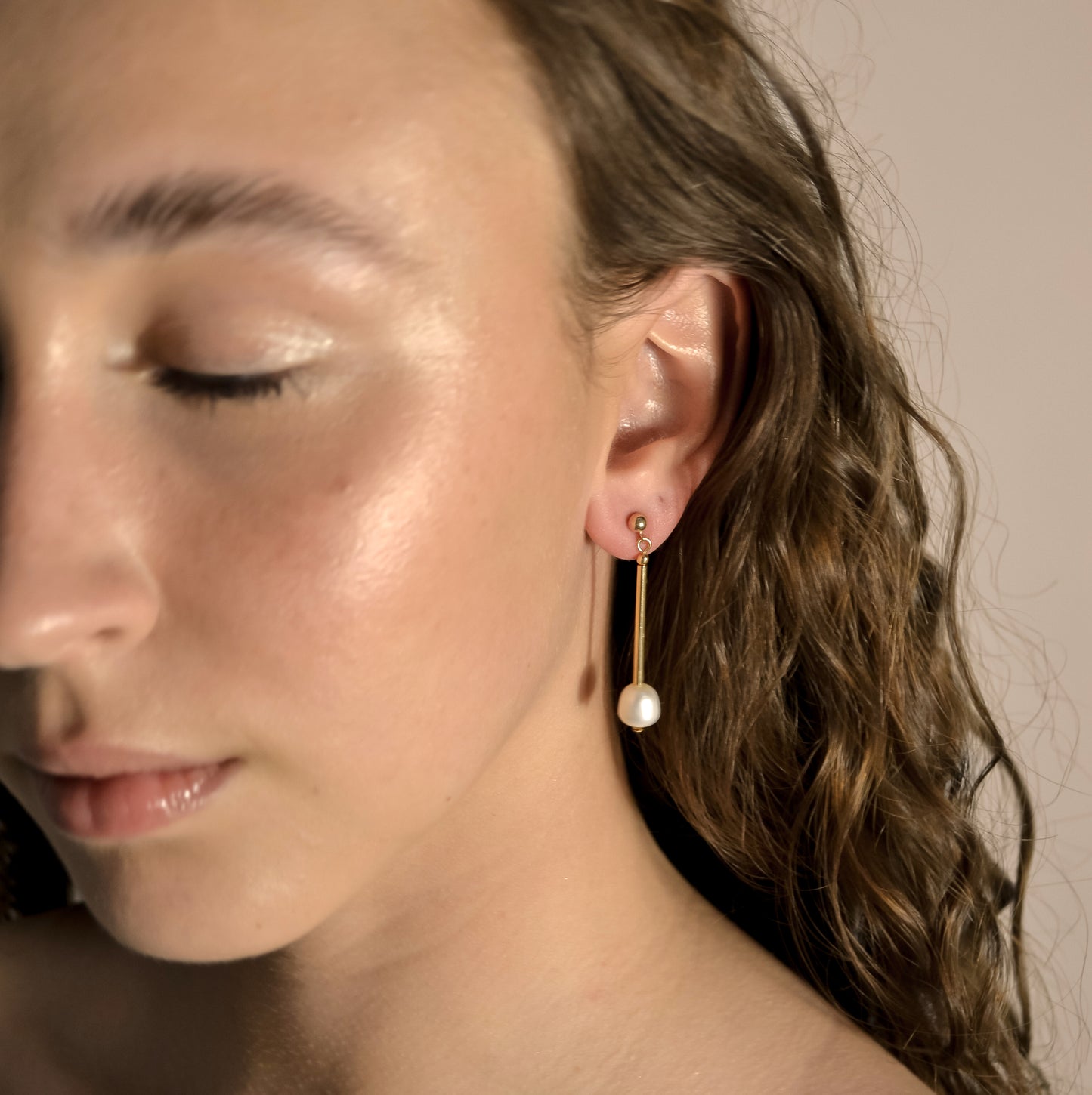 Freya Short Pearl Drop Earrings