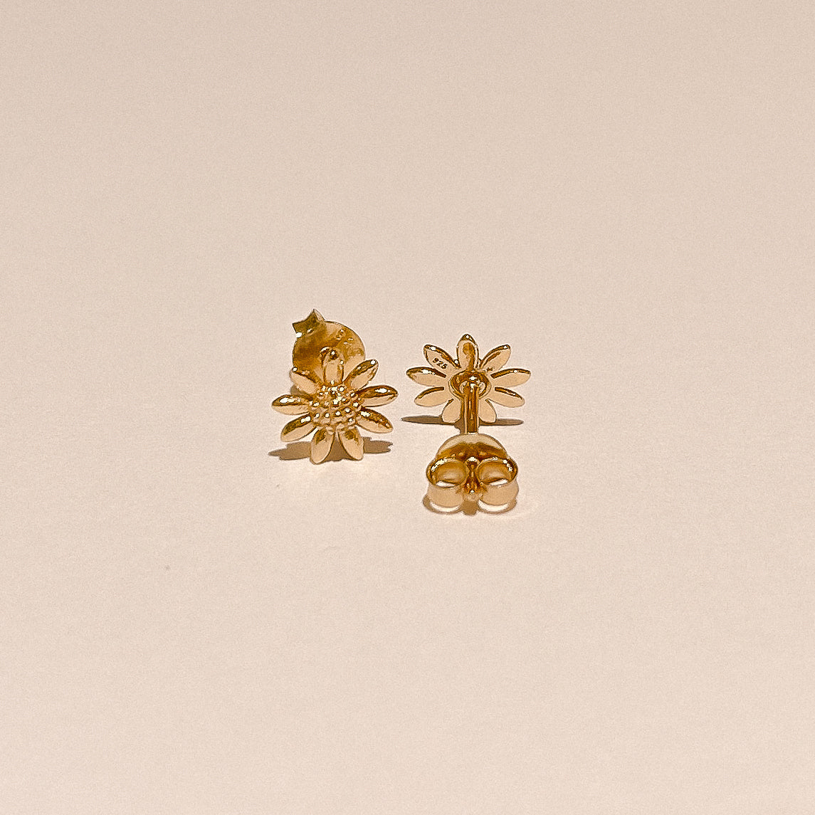 Meadow Gold Daisy Studs