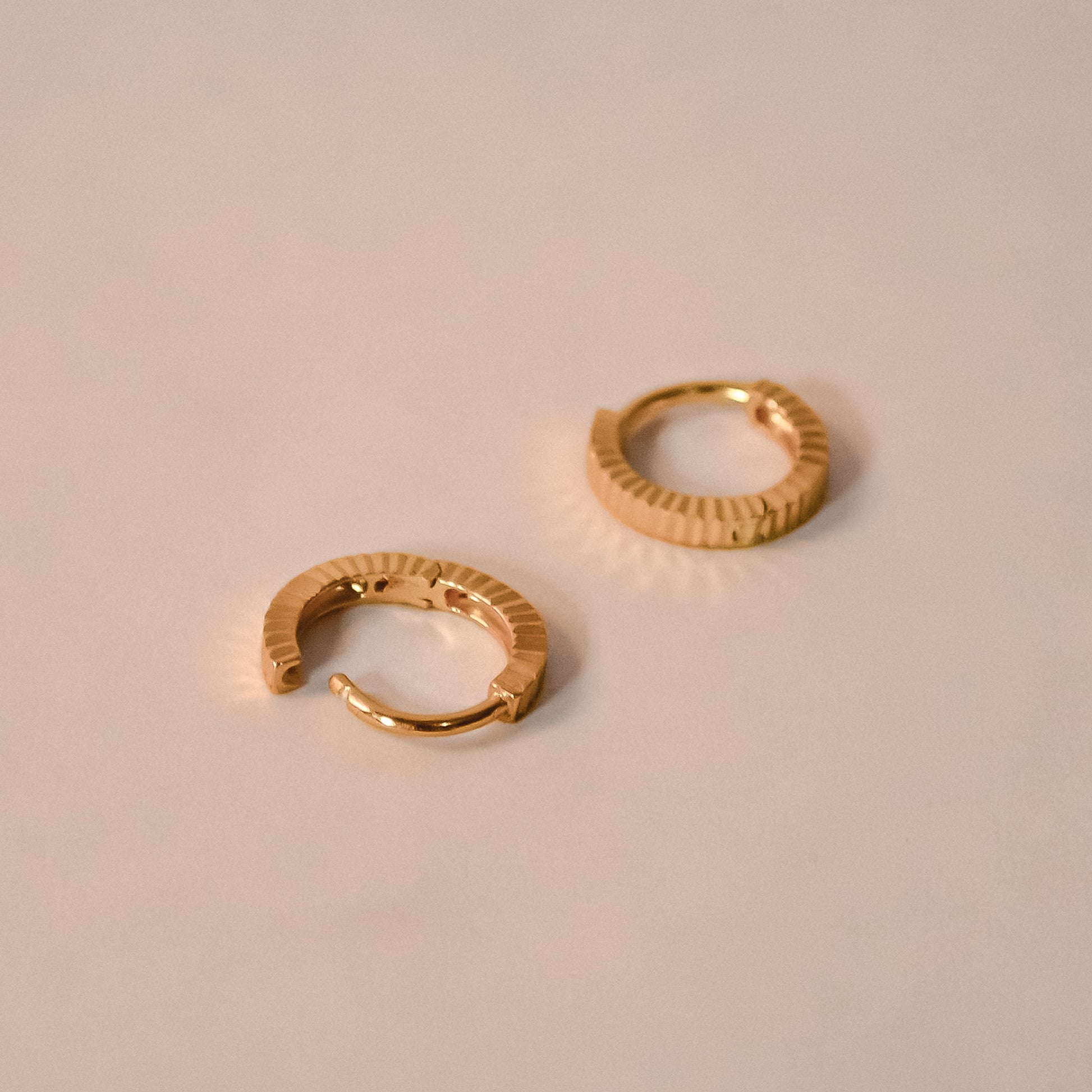 Gold Modus Huggies REBELLIOUS GRACE