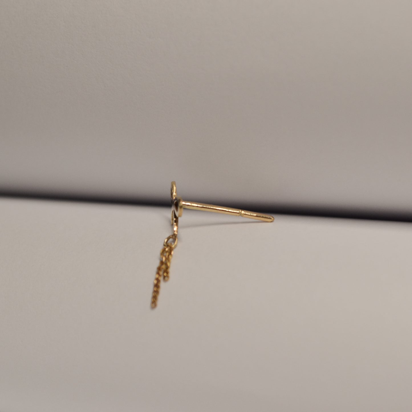 Bow Studs in Solid 9k Yellow Gold