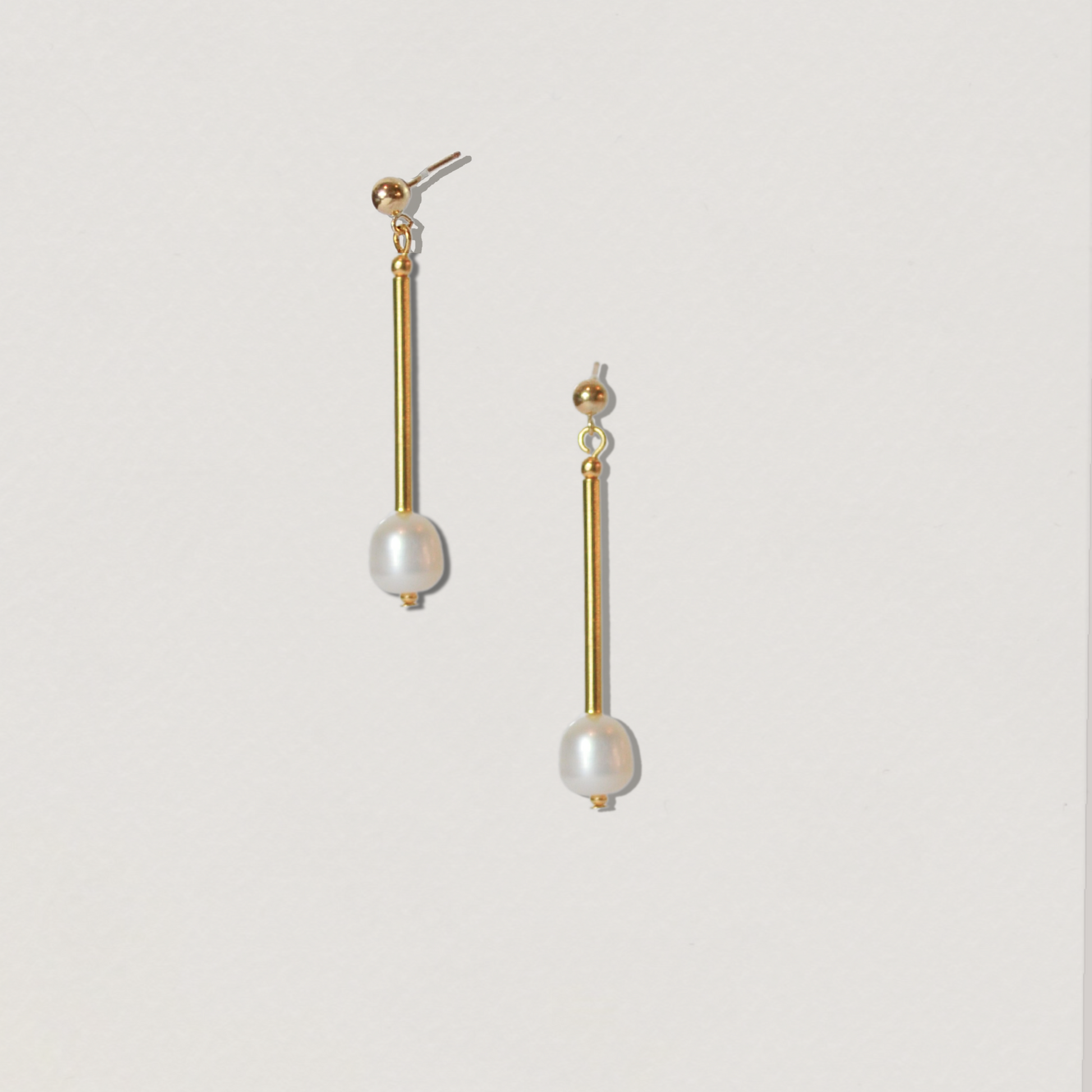 stylish gold  pearl drop  earrings