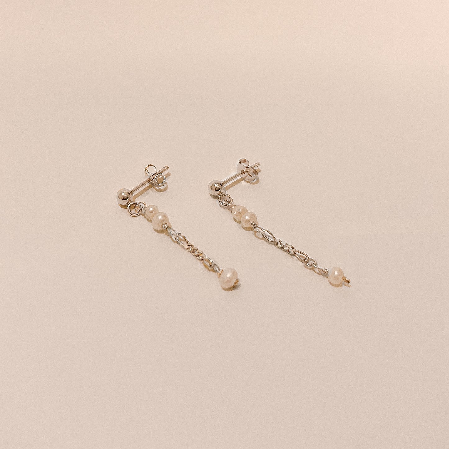 Isla Solid Gold Chain Seed Pearl Earrings