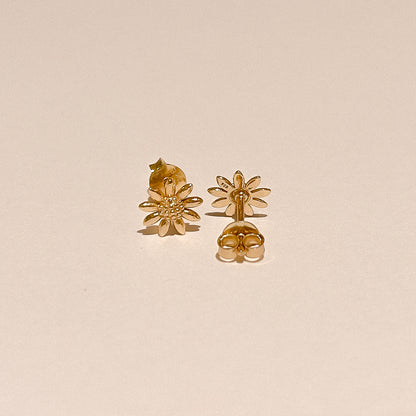 Meadow Gold Daisy Studs