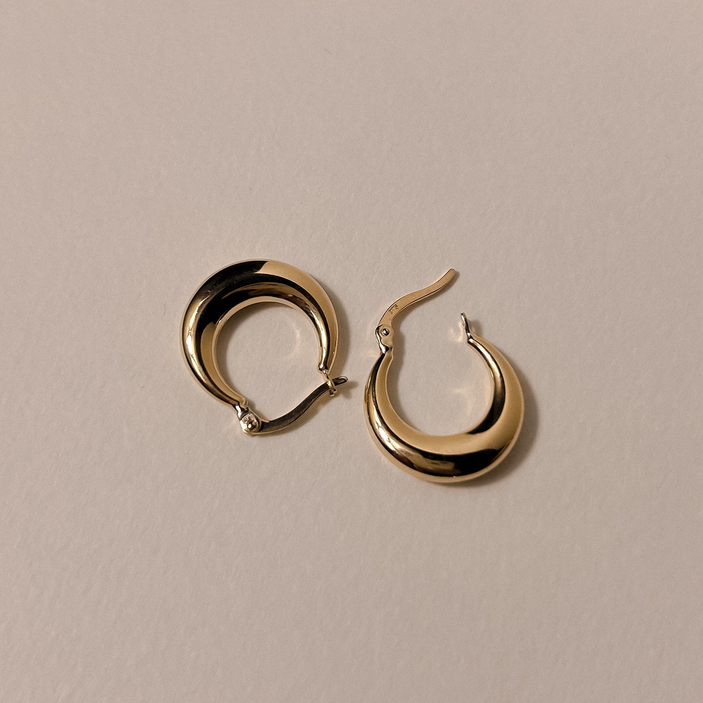 Solid 9k Gold Mini-Lahni Hoop Earrings